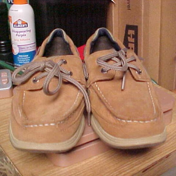 Kids Sperry Topsiders size 3med. - Picture 3 of 8